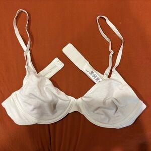 SKIMS Classic White Underwire Bra